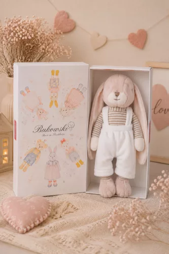 Bukowski Lucian, plüss nyuszi díszdobozban - Bukowski Lucian Bunny with gift box