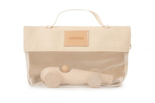 Nobodinoz kis fa versenyautó ajándék táskával