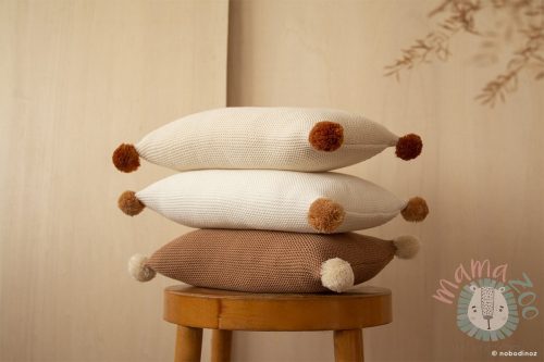 Nobodinoz SO NATURAL kötött bojtos párna - milk